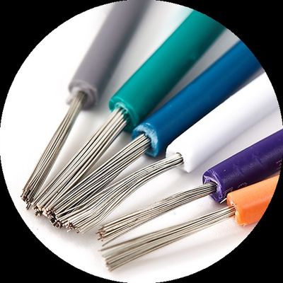 Fil de connexion PFA résistant aux produits chimiques et flexible avec une excellente isolation électrique pour les applications à haute température